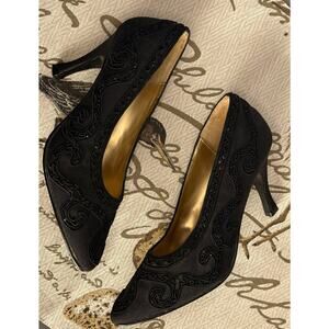 Notorious Black size 6 Black Embroidered kitten heels gold lined Baroque pumps